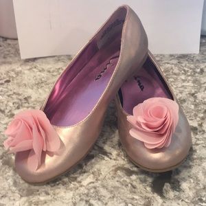 Girls size 1 pink flats